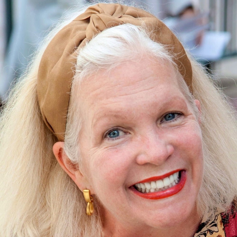 Meet your Posher, Suzanne